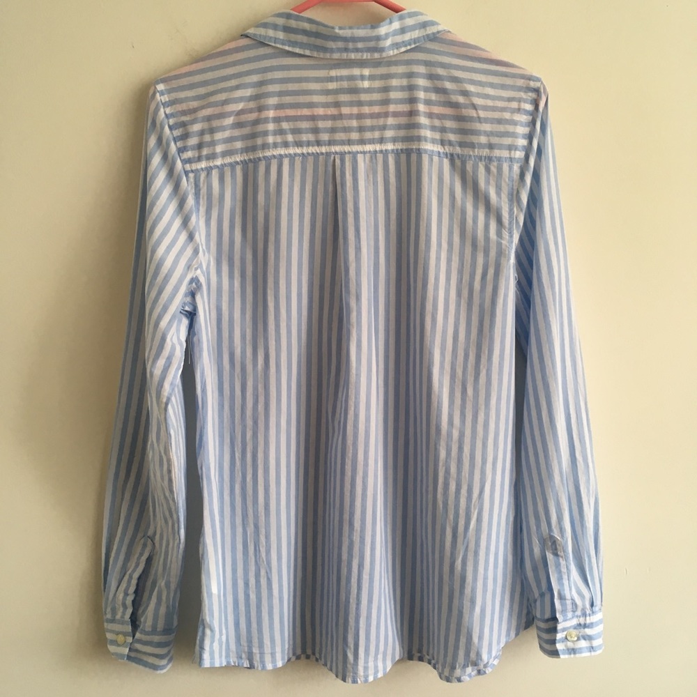 🍀 ON Blue and White Striped Button Down - Picture 4 of 4